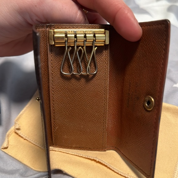 Louis Vuitton key cles - Picture 3 of 12